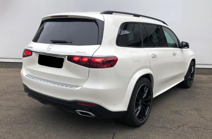 MERCEDES GLS 450d 4matic AMG | facelift | skladem | německé předváděcí auto na dovoz | maximální výbava | bílá metalíza | černá kůže | nákup online | AUTOiBUY.com